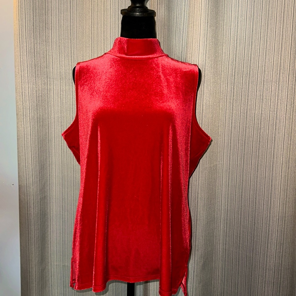 Chicos red velvet sleeveless blouse size 2 (fits like a regular size L-XL)